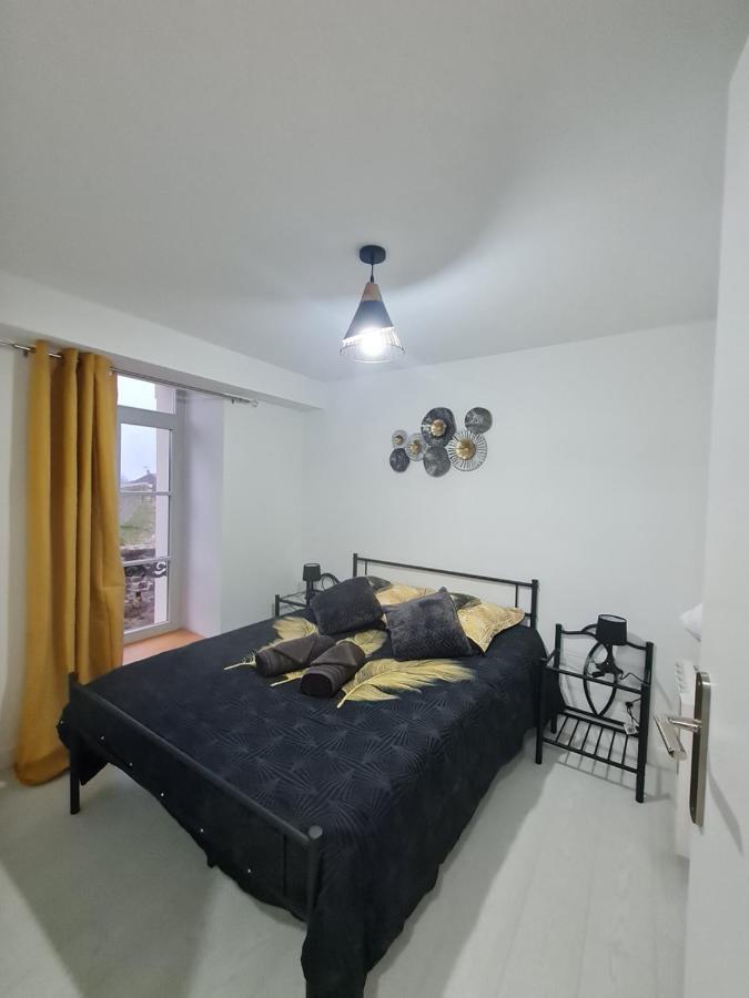 Apartmán La Roche Du Roy Rocroi Exteriér fotografie