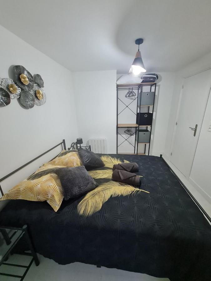 Apartmán La Roche Du Roy Rocroi Exteriér fotografie