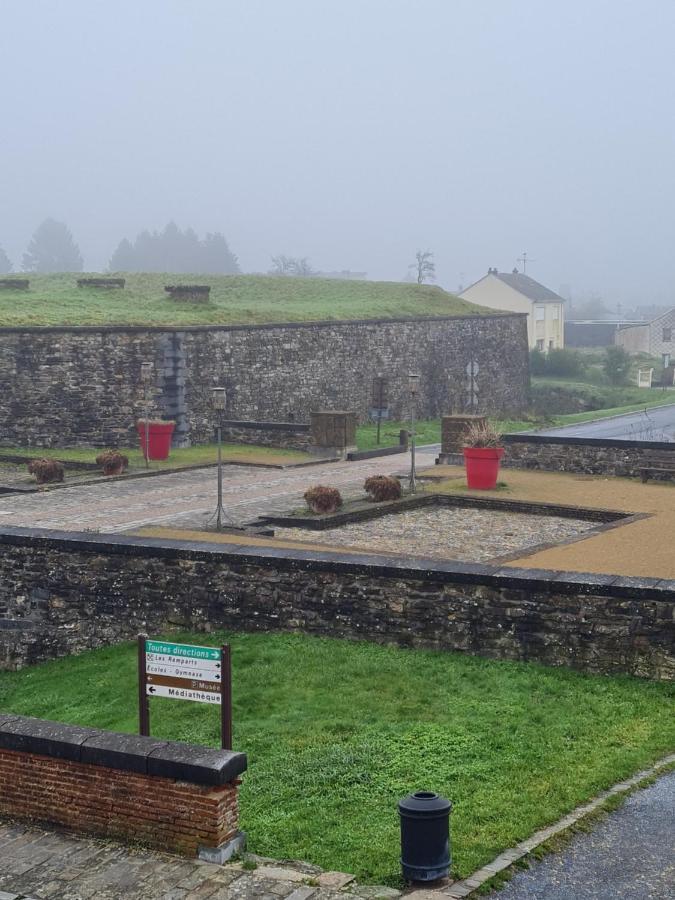 Apartmán La Roche Du Roy Rocroi Exteriér fotografie