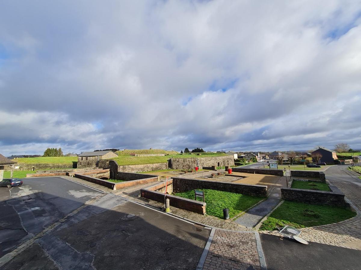 Apartmán La Roche Du Roy Rocroi Exteriér fotografie
